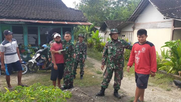 Penuh Nuansa Haru, Satgas TMMD Bojonegoro Berpamitan Dengan Warga
